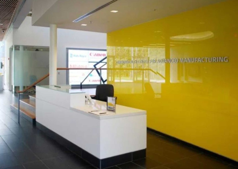 Back Painted Glass, Dubai – 6 mm Colored Tempered Glass Wall Panels, Seamless Back-Painted Kitchen Backsplash & Wardrobe Glass by INFOCUS Glass & Aluminium Works, UAE